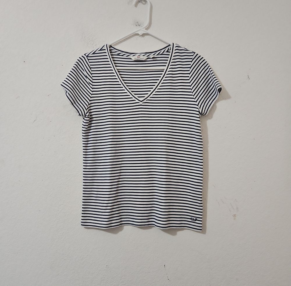 Vineyard Vines Striped V-Neck Tee , Size Small